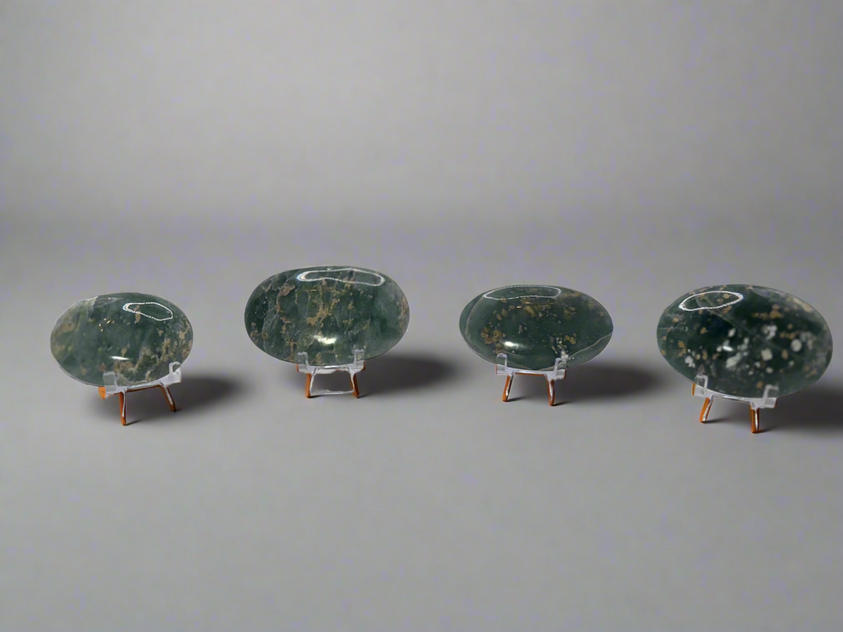 Pakistan Jade Palm Stones