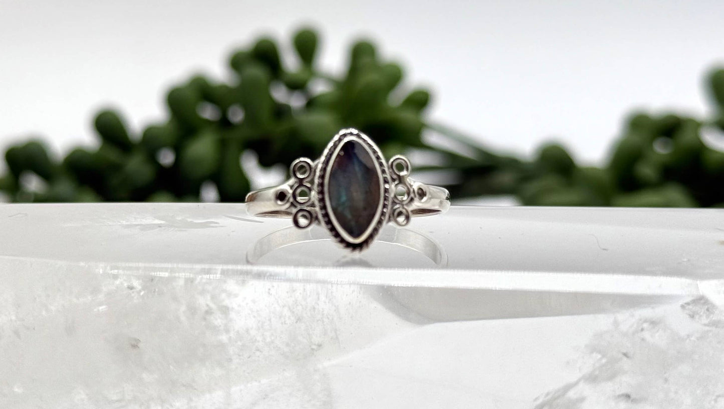 Labradorite Semi-Precious Gemstone 925/Sterling Silver Ring