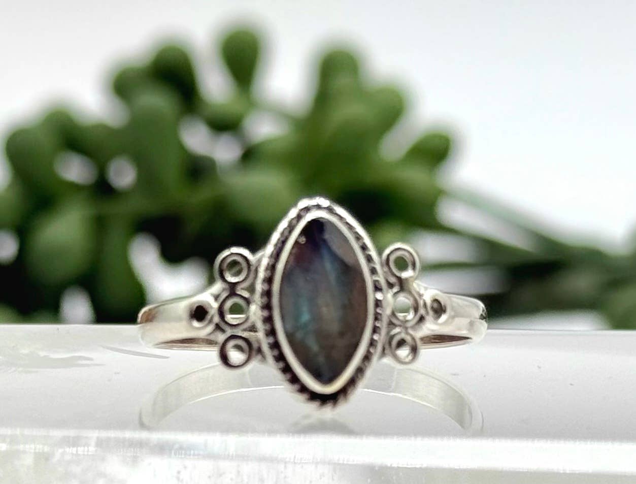 Labradorite Semi-Precious Gemstone 925/Sterling Silver Ring